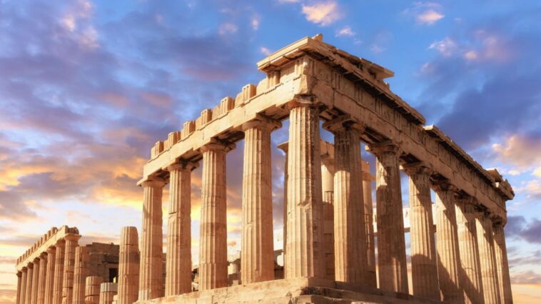πανω απο ακροπολη δεν πεταν πουλια