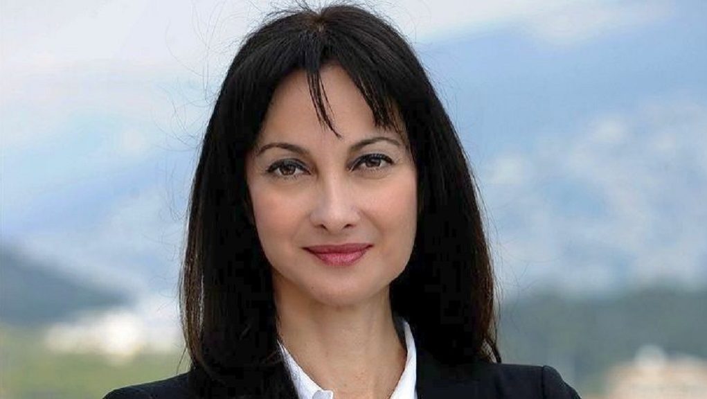 παραιτείται από υπουργός Τουρισμού η Έλενα Κουντουρά