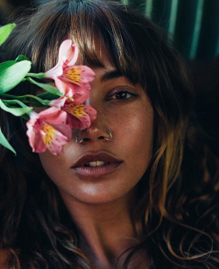 Brook Power Η Playmate που είναι ο ορισμός της ΜΙLF. Πάρε μάτι