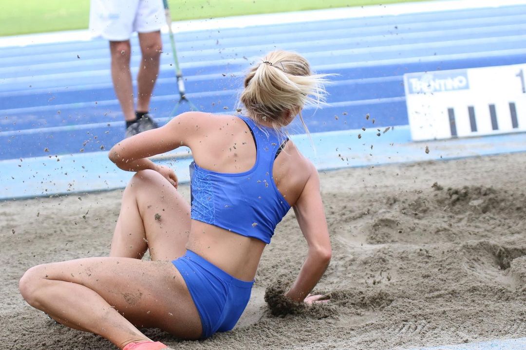 Ντάρια Ντέρκατς: Η Ουκρανή αθλήτρια μήκους που αγάπησε την Ιταλία βγάζει selfie φωτογραφίες