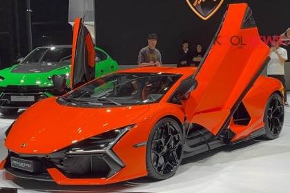 Lamborghini Revuelto